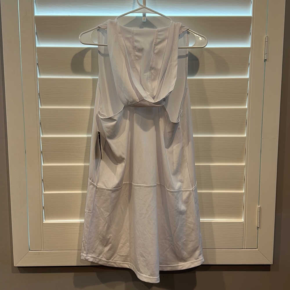 Brand new with tags White Nike cover up - Picture 2 of 2